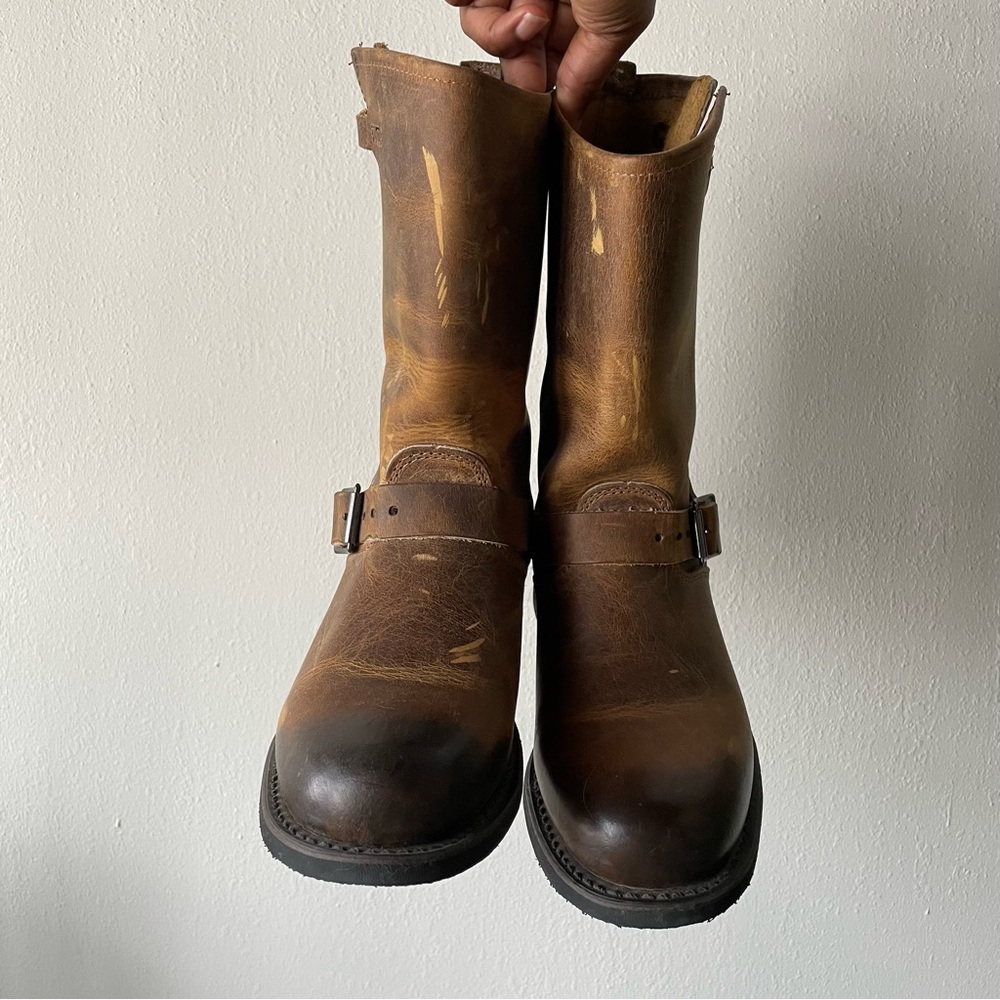 FRYE Engineer 12R Biker Western Boots in distressed brown leather- women’s 8.5 - Picture 2 of 8